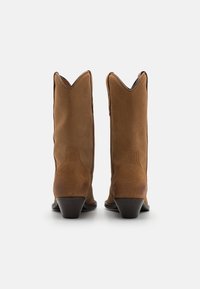Pavement NIKKI - Cowboy- / Bikerboots - taupe