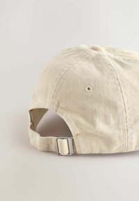 Unausgewählt, cream