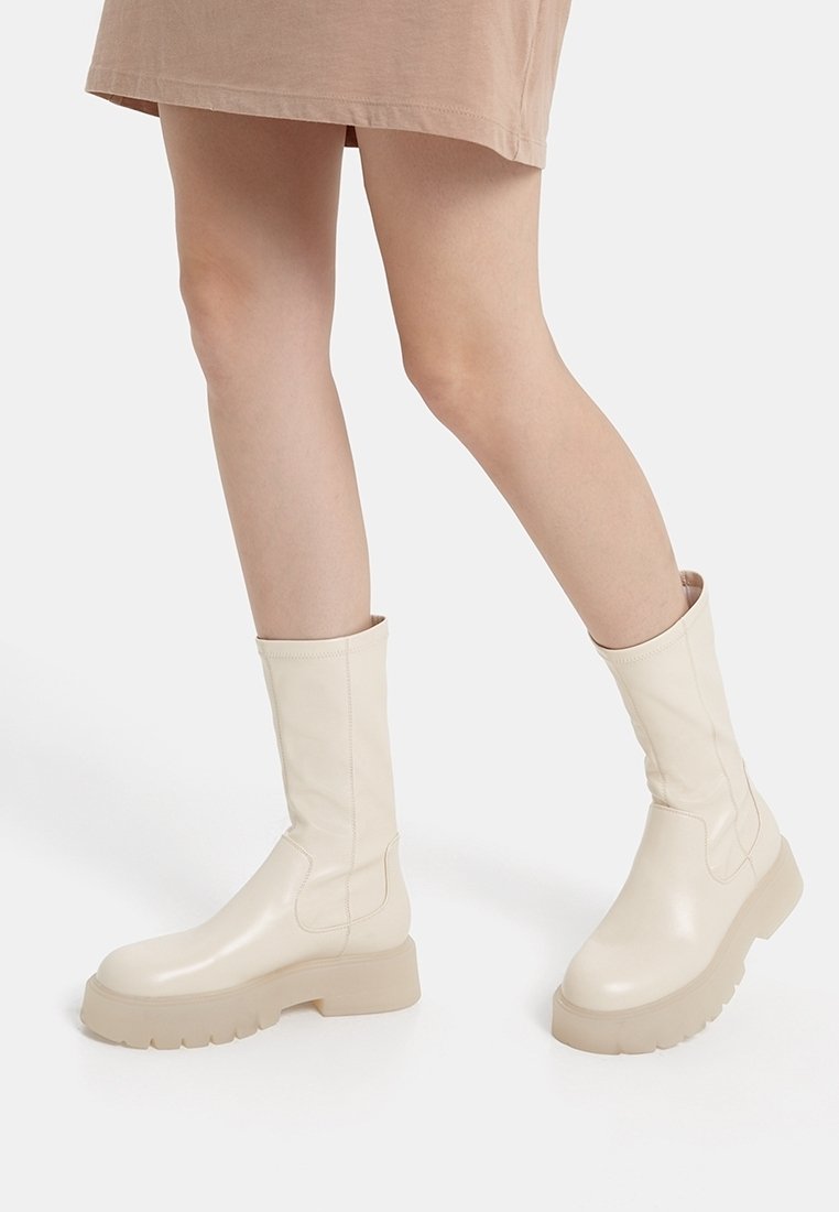 Bershka Botas con plataforma - off-white