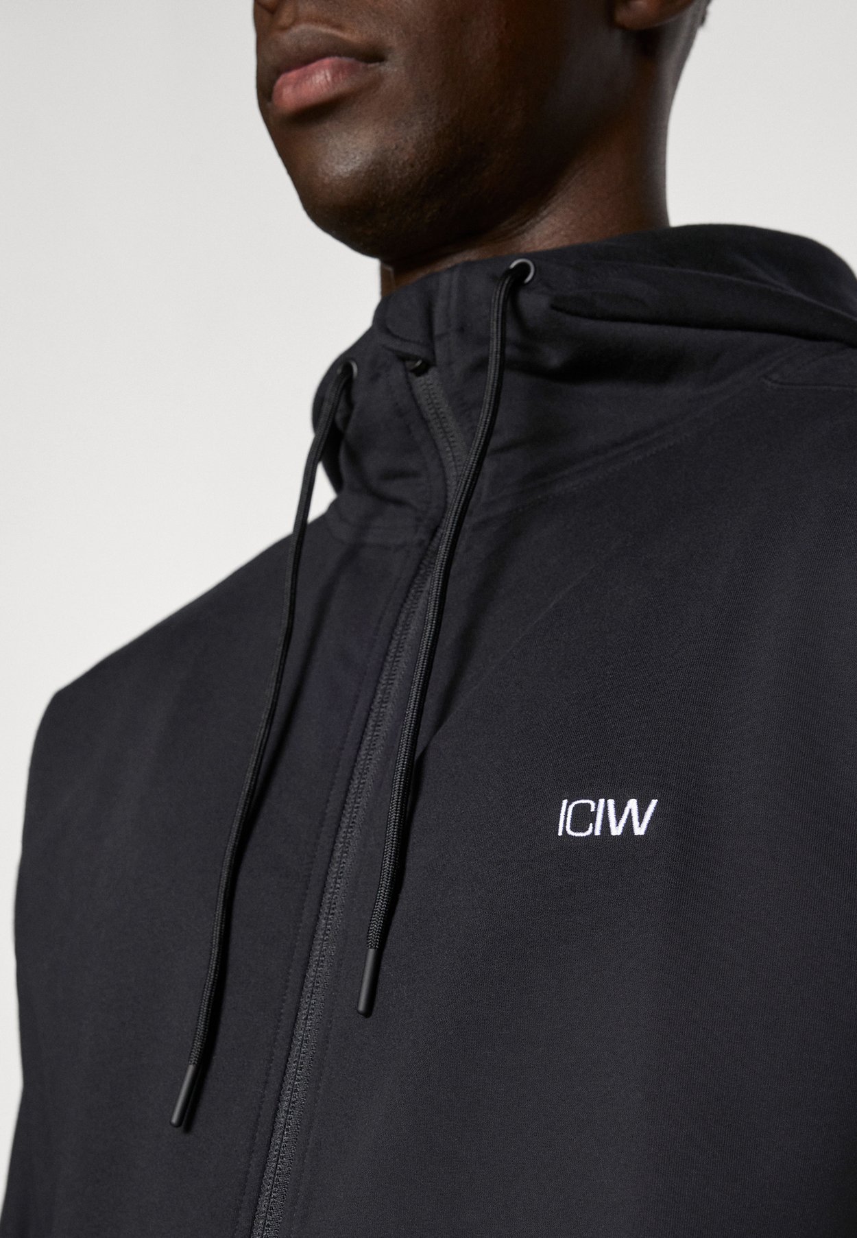 ACTIVITY ZIP HOODIE