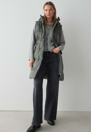 REGULAR FIT QUILTED - Weste - dark sage