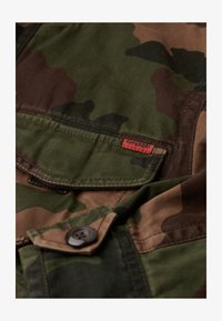 Niewybrane, troops camo green