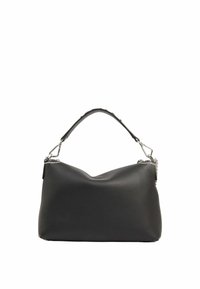 Sac à main en cuir noir avec un design incurvé, doté d'une petite anse et d'accents en métal argenté sur un côté. Texture lisse.