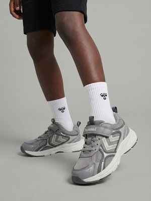 Hummel EFFORT ONE VC JR - Trainers - alloy