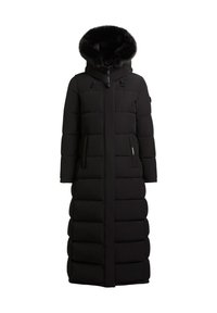 Schwarze Pufferjacke mit einem langen, taillierten Design, inklusive Kapuze mit Kunstfellbesatz, Reißverschluss und seitlichen Taschen. Strukturiertes, gestepptes Muster.