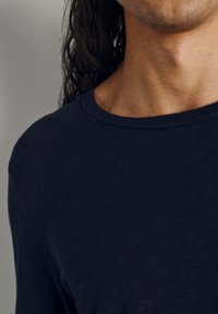 American Vintage HOMME BYSAPICK - Tops ar garām piedurknēm - navy