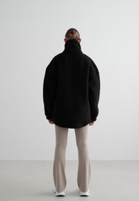 Thumbnail Image 7
