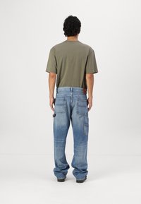 Tommy Jeans JAIMIE LOOSE - Carpenter Jeans - denim medium