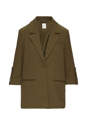 Oliivinvihreä bleiseri, jossa on jämäkkä muotoilu, viistot kaulukset, yksi napin suljenta, etutaskut ja kolmivartiset hihat, joissa on hihansuun yksityiskohtia.