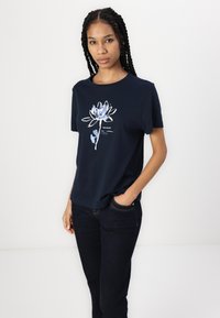 TOM TAILOR CREW NECK - Marškinėliai su spaudiniu - real navy blue