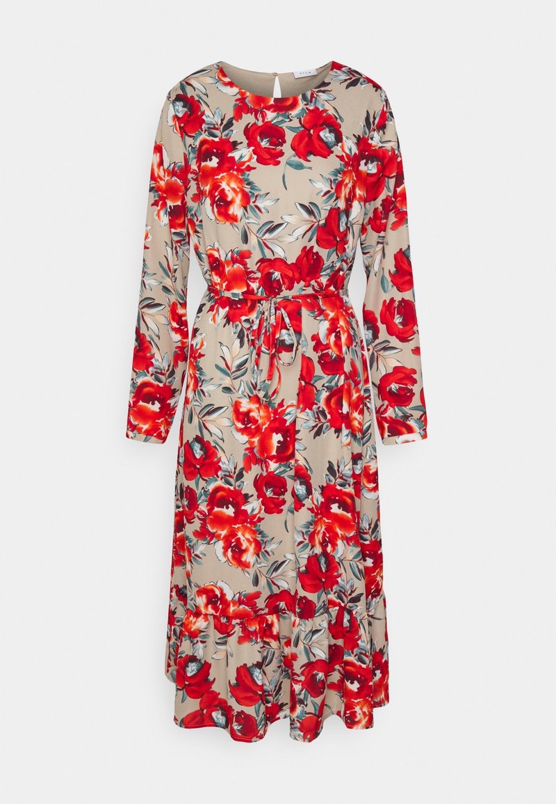 Květinové midi šaty s béžovým pozadím, výraznými červenými květinami, dlouhými rukávy, kulatým výstřihem a opaskem v pase pro úpravu.