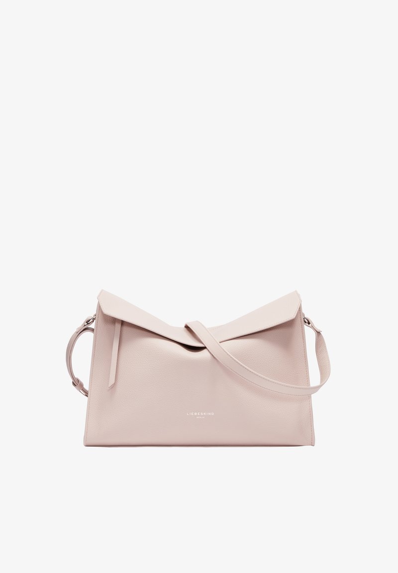 Helle rosa Lederhandtasche mit einem einzigartigen, winkligen Deckeldesign. Sie verfügt über einen abnehmbaren Schultergurt und dezente Logo-Details auf der Vorderseite.