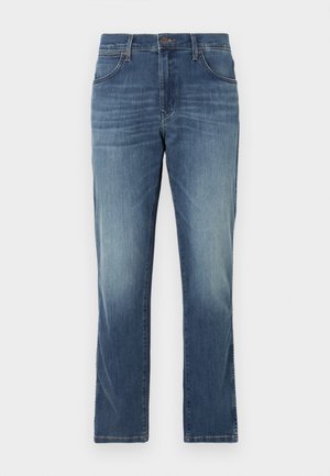 Jeans din denim de culoare albastru mediu, cu croi drept, cinci buzunare și închidere clasică cu nasture și fermoar. Detalii decolorate pe coapse.