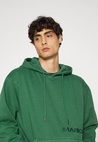 Market EURO STYLE HOODIE UNISEX - Camisola - washed forest green