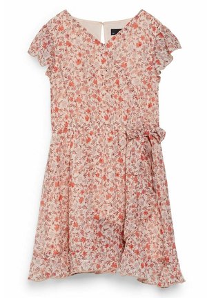 Robe courte à fleurs avec manches volantées, col en V, taille cintrée et lien latéral dans des tons de rose, rouge et beige.