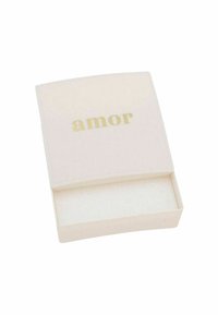 Caja rectangular blanca con tapa curva, que presenta la palabra "amor" en dorado. El interior está forrado con un suave material blanco.