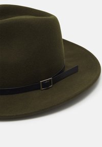 ALDO ARARDOSSI - Kepurė - khaki