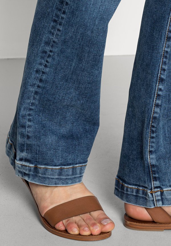 FALLON - Bootcut jeans - jama wash3