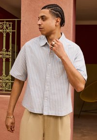 BDG Urban Outfitters - BOXY STRIPE SHIRT - Košeľa - blue Miniatúrny obrázok 1