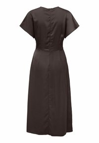 Ruda, iki kelių ilgio suknelė su prigludusia liemene, platėjančiomis trumpomis rankovėmis ir paslėptu užtrauktuku nugaros pusėje. Lygi, tekstūruota medžiaga.