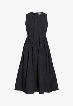 Robe midi noire sans manches avec corsage plissé et jupe froncée, avec un col rond et une fermeture éclair au dos.
