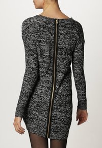 Noisy May Stickad klänning - black