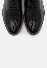 Minelli Derbies - black