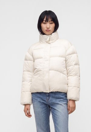 Guess, MARIKA SHORT COZY PUFFER - Зимно яке - muted stone