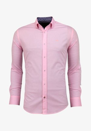 Lichtroze overhemd met lange mouwen, voorzien van een knoopsluiting, contrasterende patroon bij de binnenkraag en een logo op de borst.