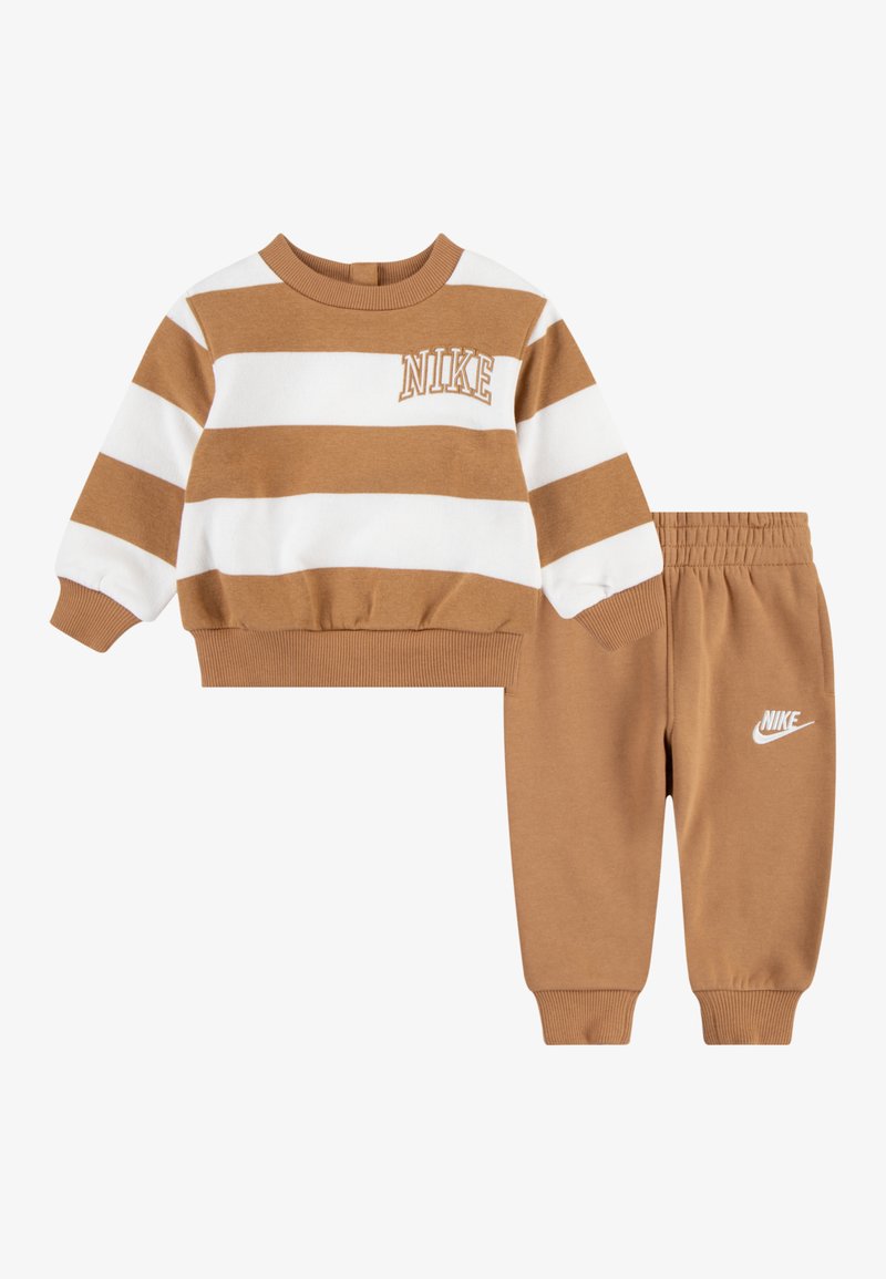 Nike Sportswear CLUB STRIPE CREW UNISEX SET - Dresside alumine osa - flax