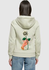 Mister Tee LOVE IS BLIND LOVE IS CRUEL  - Felpa con cappuccio - softsalvia
