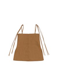 Top corto in lino marrone con spalline regolabili e corpo aderente. Texture liscia e dettagli delle cuciture minimi, che offrono un design semplice.