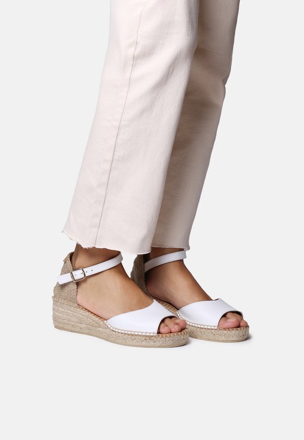 BRIELLA - Keilsandalette - blanc