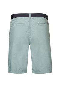 Shorts vert clair en tissu léger. Dotés d'une ceinture élastique marine et de deux poches arrière pour plus de praticité.