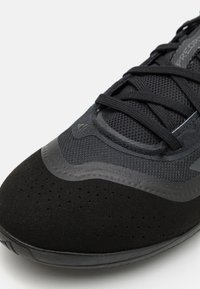 adidas Performance PREDATOR LEAGUE IN - Botines de fútbol sala - core black/carbon