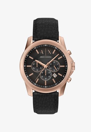 Rosegouden Armani Exchange chronograafhorloge met zwarte, gestructureerde leren band, zwarte wijzerplaat, drie subdials en datumweergave op 4 uur.