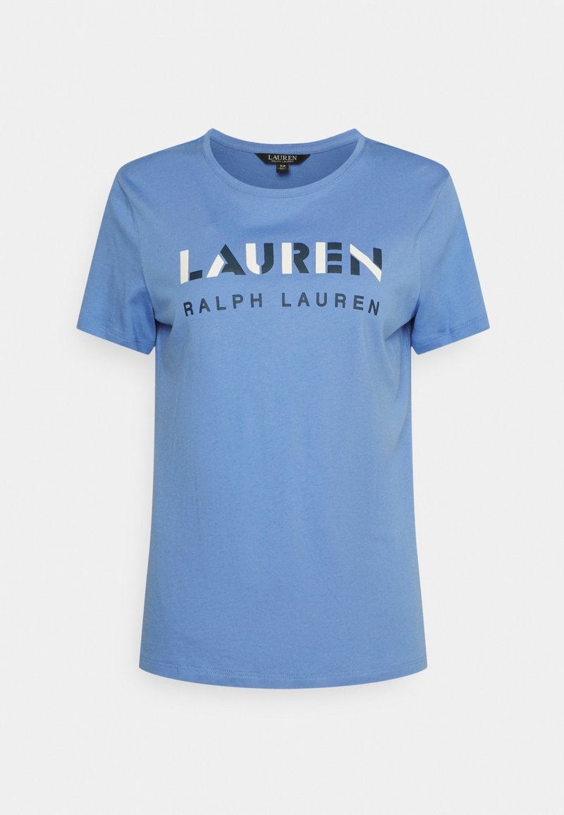 Světle modré bavlněné tričko s krátkým rukávem, se vzorovým textem "LAUREN RALPH LAUREN" v tučných, kontrastních barvách. Klasický design s kulatým výstřihem.