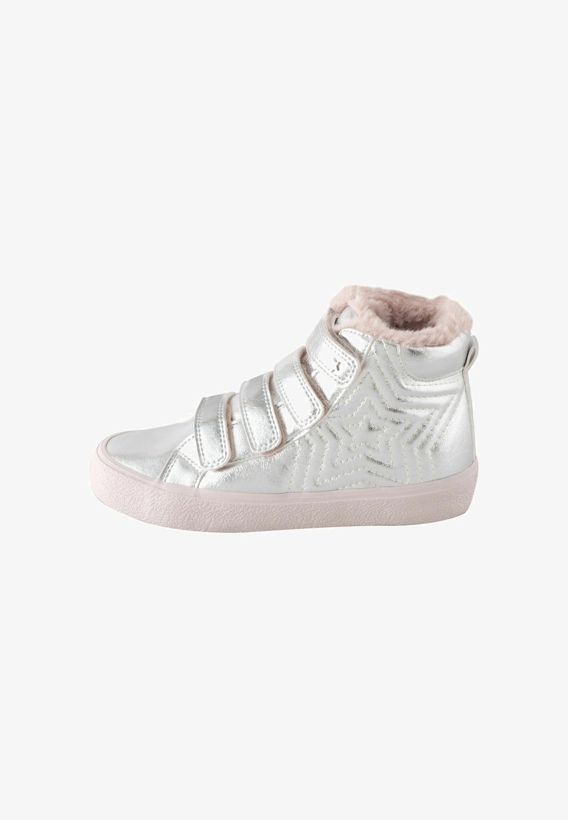 Silberner High-Top-Sneaker mit drei Klettverschlüssen, Sternstickerei an der Seite, pinker Gummisohle und weichem pinkem Fellfutter innen.