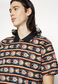 Obey Clothing BUGS - Polokošeľa - black multi
