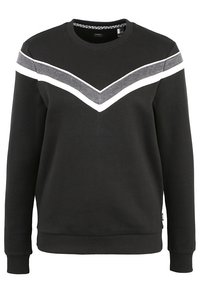 Sudadera negra con escote redondeado, que presenta rayas en forma de chevron en gris y blanco a lo largo del pecho. Fabricada en un tejido suave con una textura lisa.