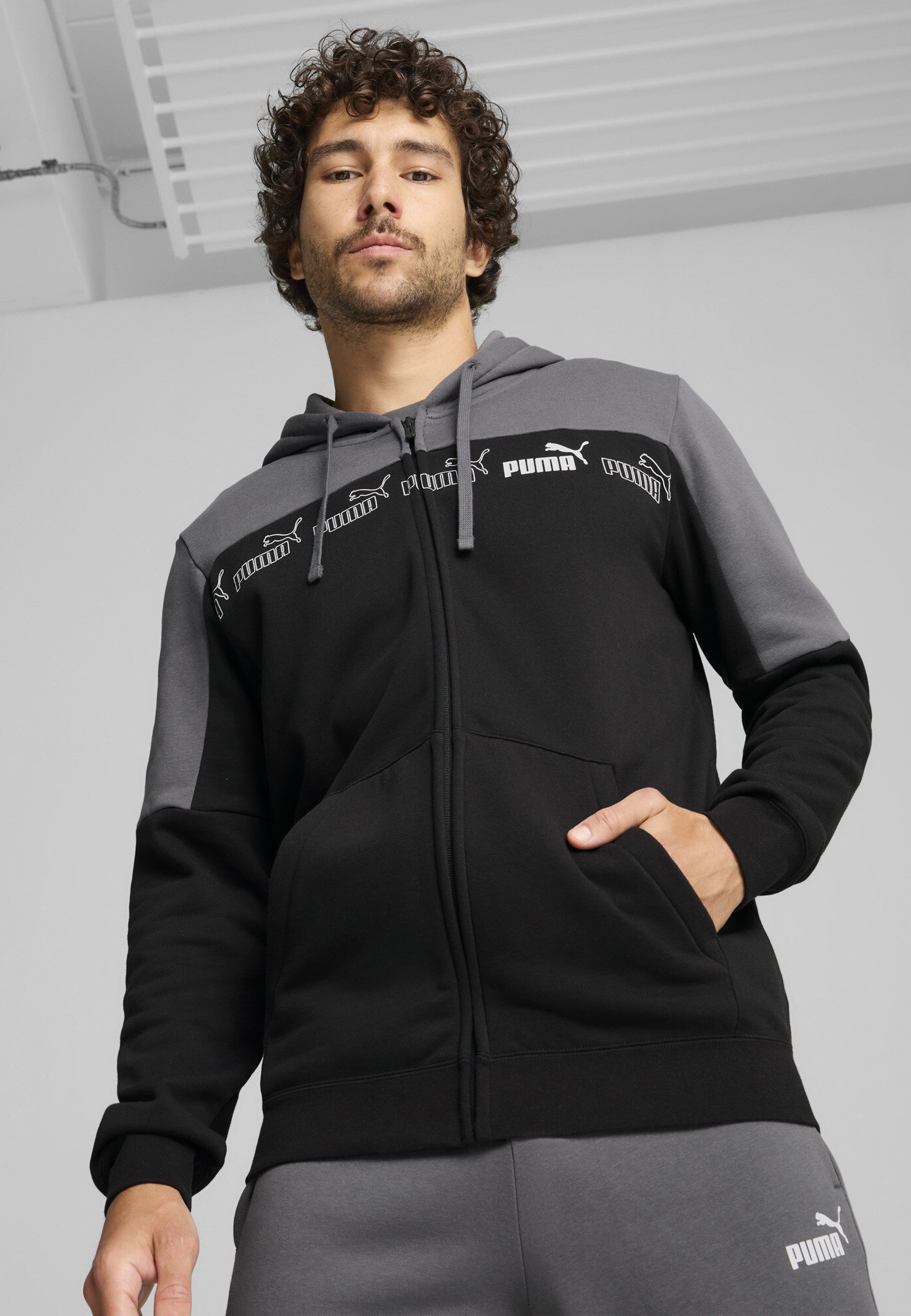 Puma AROUND THE BLOCK - Zip-up sweatshirt - cool dark gray/grey