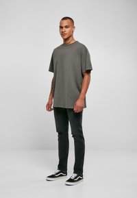 Urban Classics DISTRESSED - T-shirts - darkshadow