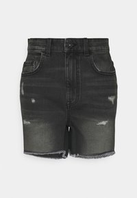 Pantalones cortos de mezclilla negra con cintura alta, dobladillo deshilachado, detalles desgastados y diseño de cinco bolsillos con cierre frontal de botones.