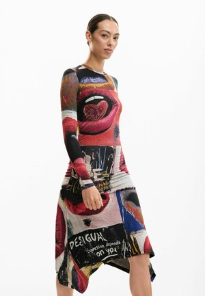 PRINTED WITH LIPS - Jurk - black