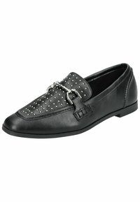 Mocassin en cuir noir avec des clous argentés sur la partie supérieure et un détail en métal argenté en forme de mors de cheval, semelle plate et bout arrondi.