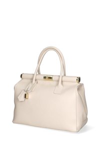 Borsa a tracolla in pelle beige con due manici arrotondati e chiusura in metallo dorato. Presenta una forma strutturata e un piccolo dettaglio a lucchetto.