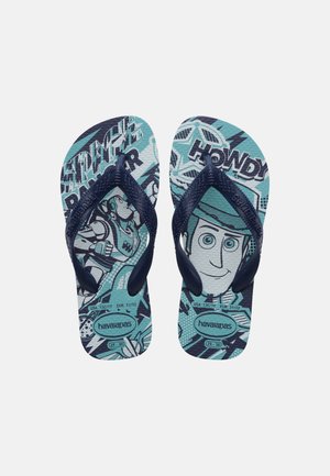 Detské žabky s námorníckymi remienkami, na ktorých sú modré karikatúrne postavičky Buzz Lightyear a Woody z Toy Story, veľkosť USA 13C/EUR 31/32.