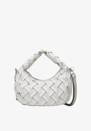 Bolso de mano blanco trenzado con forma redondeada, que cuenta con un asa gruesa de trenzado y una correa para el hombro desmontable; textura suave y hardware minimalista.