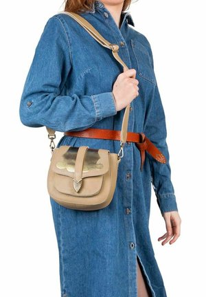 Cowboysbag WEBBERVILLLE LEREN - Umhängetasche - gold