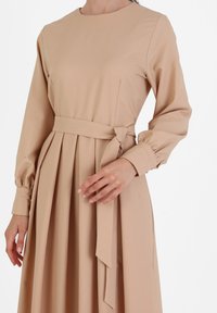 Modanisa TAVIN  - Maxi-jurk - sandstone